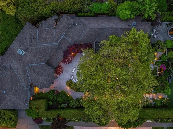 (undisclosed Address), Seattle, WA 98112