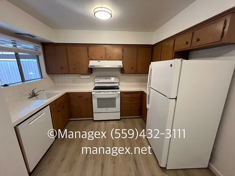 6035 N College Ave #B — Photo 7