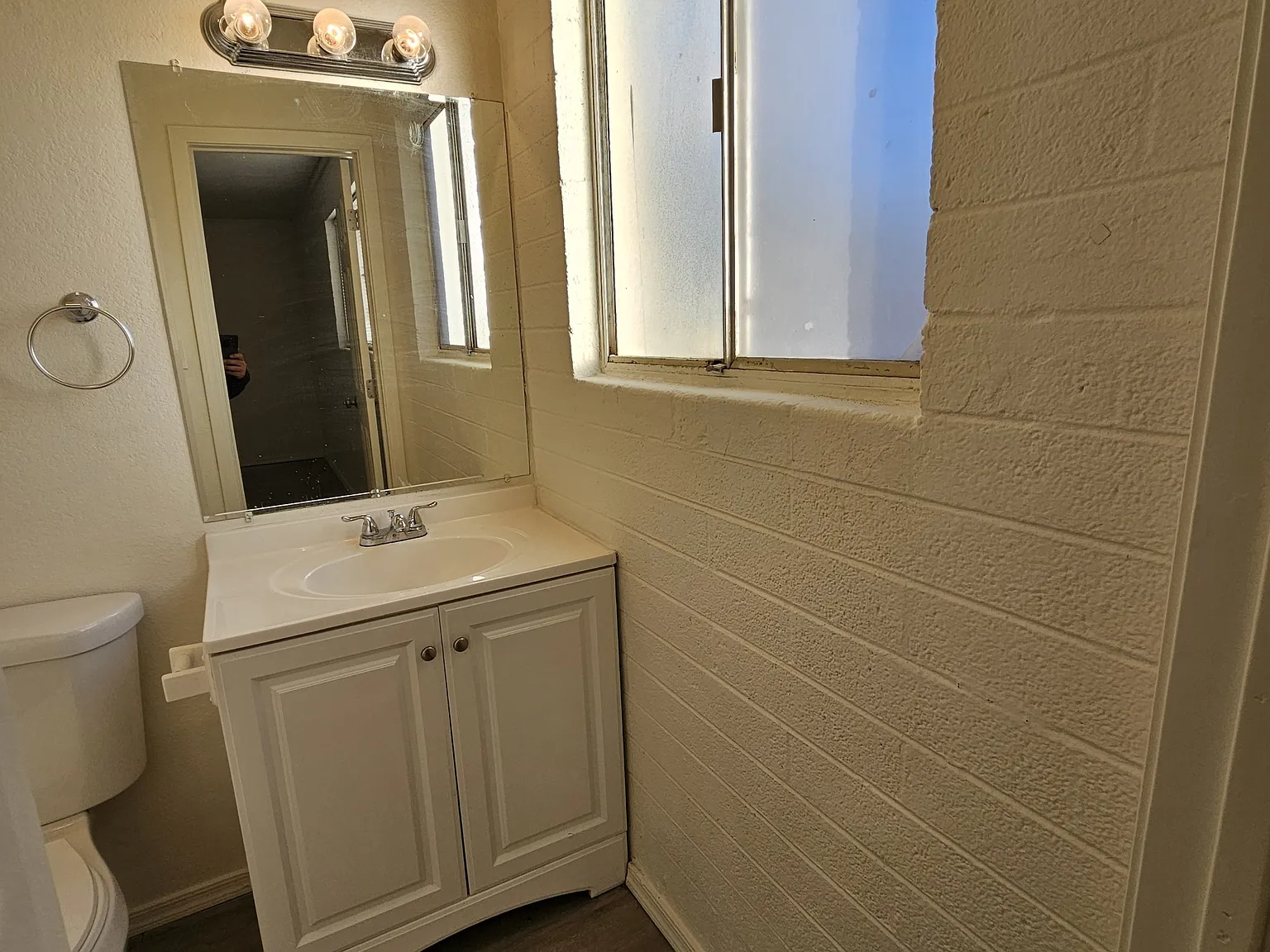 811 East Siesta Drive - 3 — Photo 4