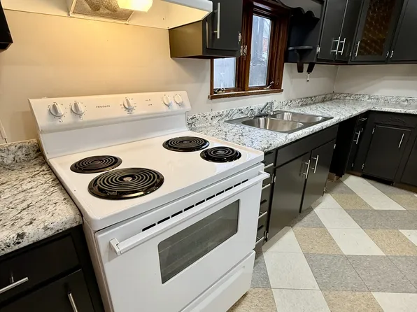 1124 4th Ave, Beaver Falls, PA