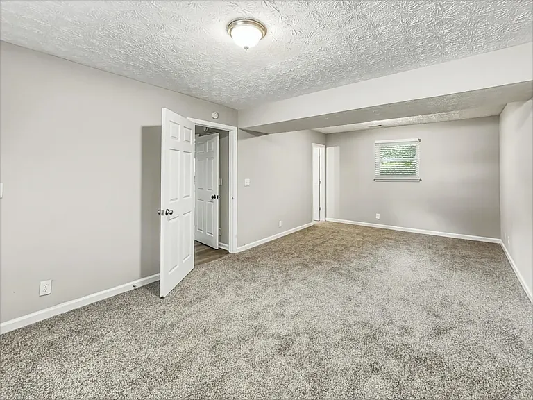 2723 Rockdale Dr — Photo 15