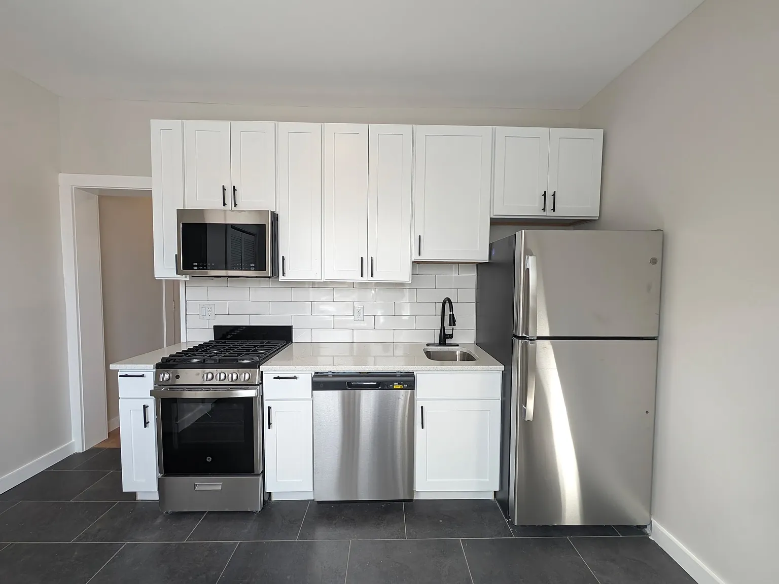 1 bed, $1,695 — Photo 4