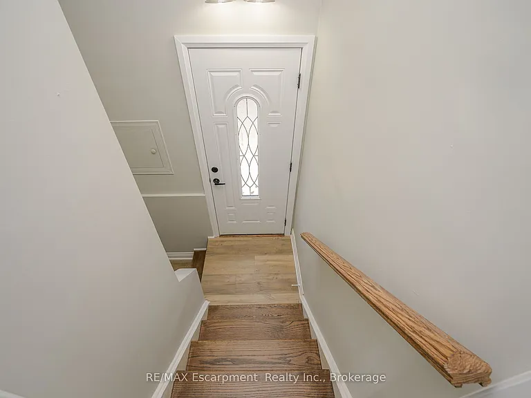 144 E 44th St #LOWER — Photo 3