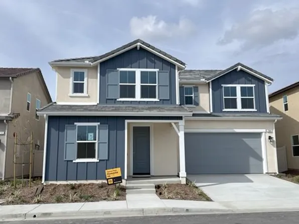 709 Kingbird Loop, Oceanside, CA 92058