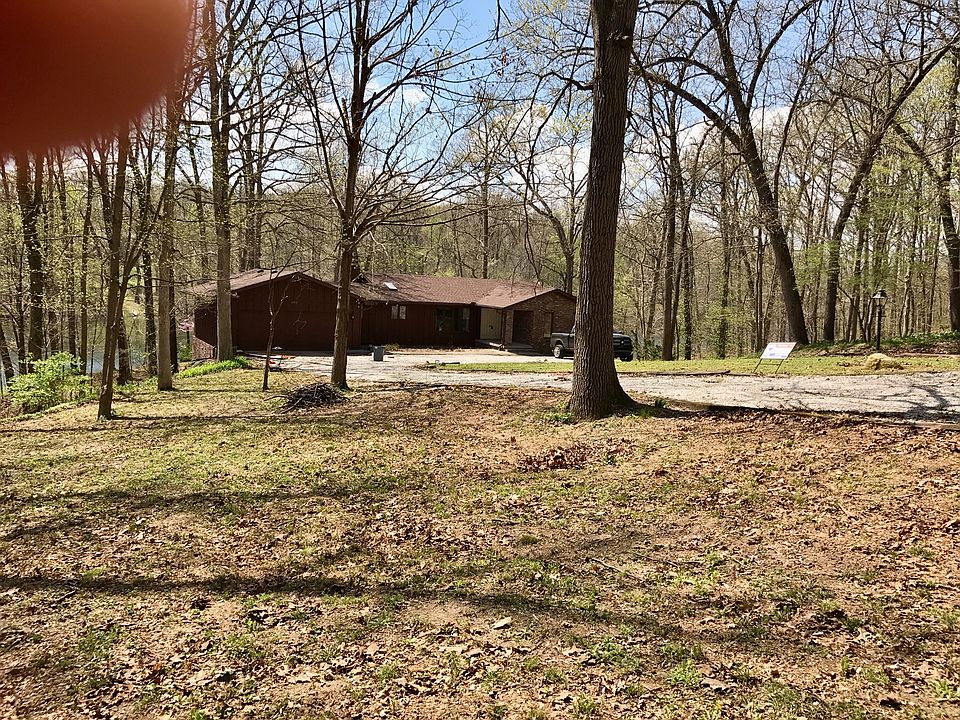 2nd image of 8356 N Oakwood Pl