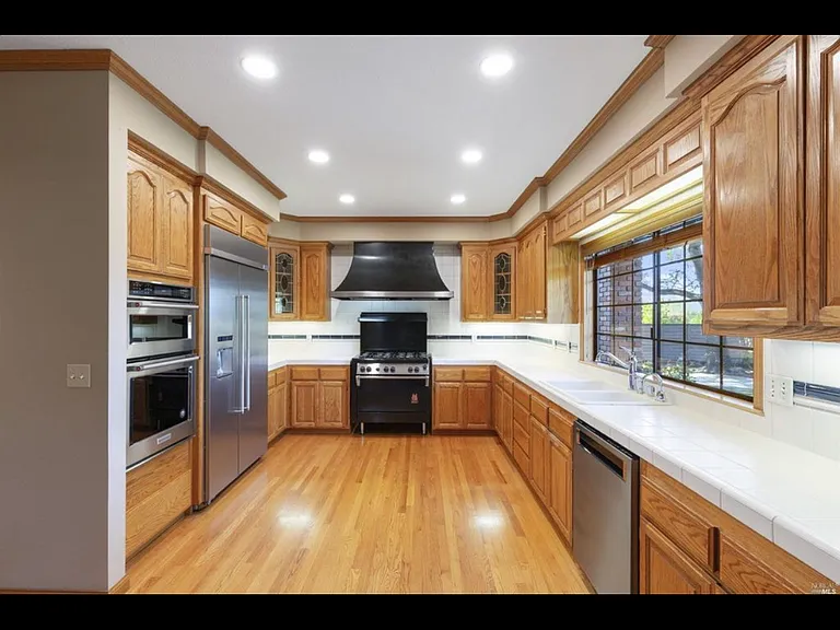 4300 Heritage Ln — Photo 14