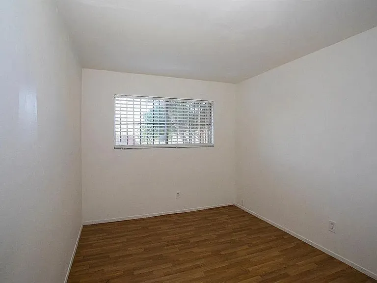 7512 Rubens Pkwy — Photo 4