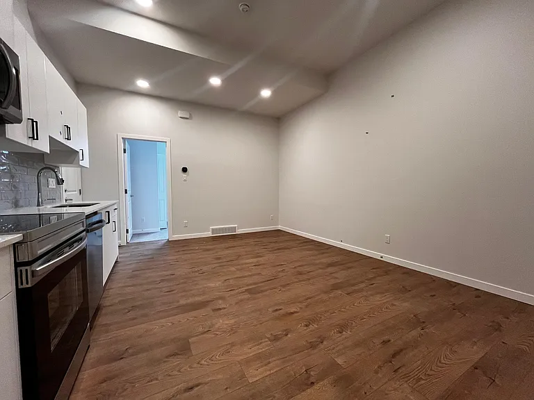343 Magnolia Dr SE #B — Photo 3