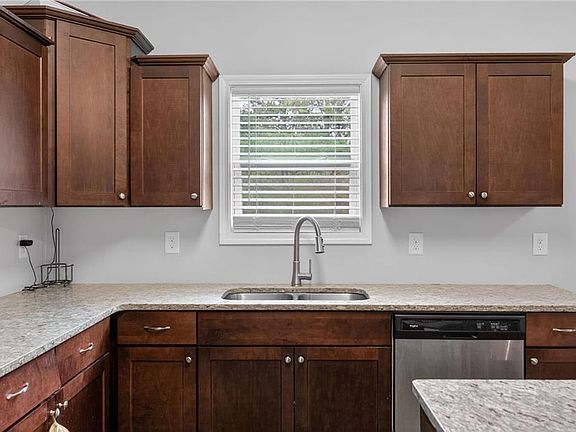 5th image of 338 Springwater Way