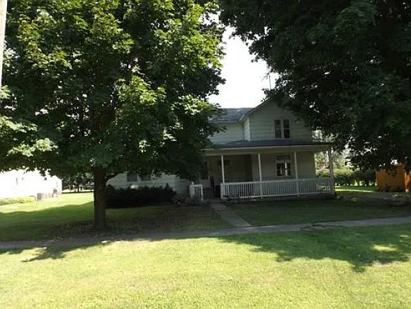 185 W Railroad St photo 1