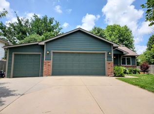 1955 S Crestline Ave, Wichita, KS 67209
