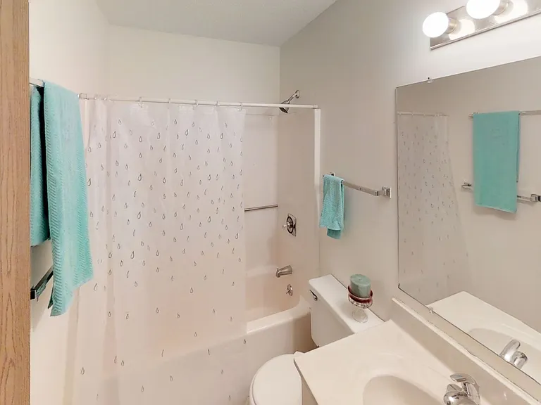 905 W Oregon St — Photo 15