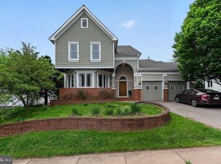303 Talahi Rd SE, Vienna, VA 22180