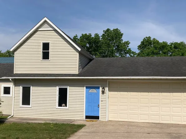 323 Benzie Ct, Beulah, MI 49617