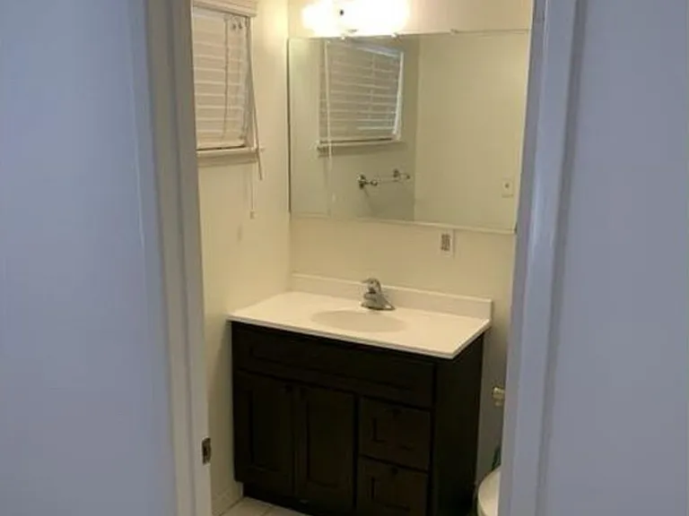 9823 S Main St — Photo 5