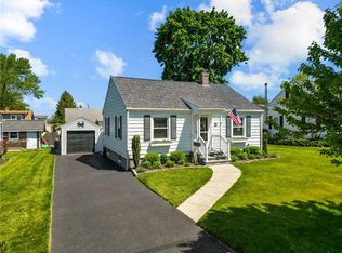 79 Beach Rd, Bristol, RI 02809