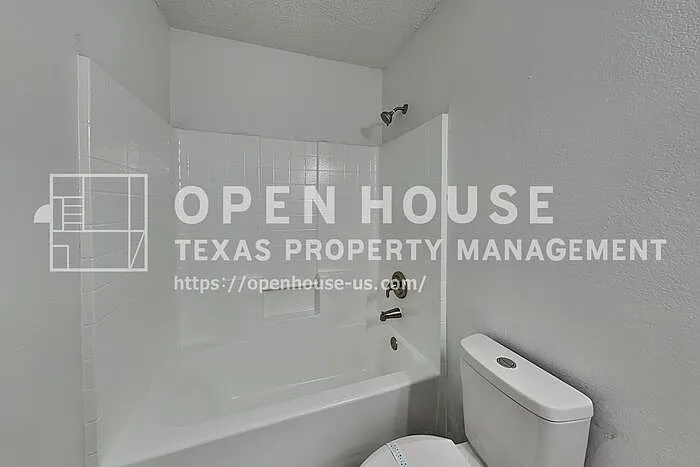 7900 Canoe Ridge Ln — Photo 17