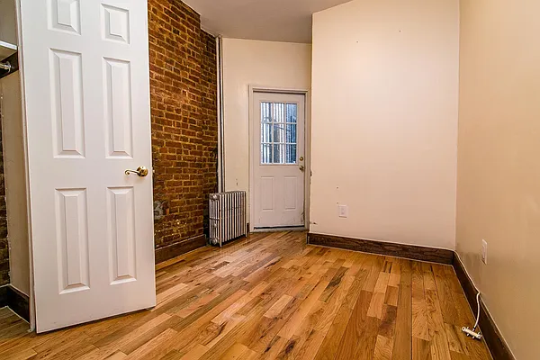 Rented by Nooklyn NYC LLC | media 43