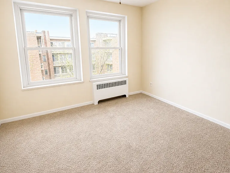 Hardwood 1-Bedroom
