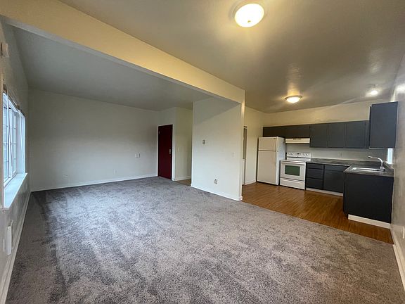 3rd image of 806 S Yakima Ave #8