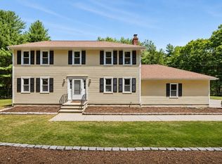 74 Lakeview Rd, Foxboro, MA 02035