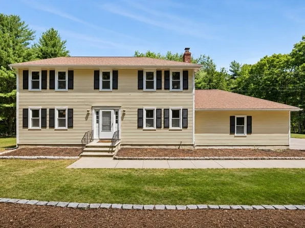 74 Lakeview Rd, Foxboro, MA 02035