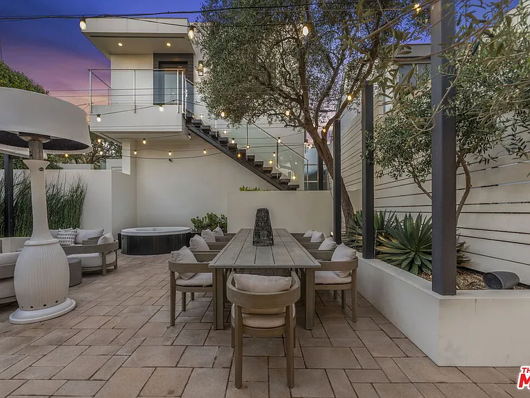 24146 Malibu Rd — Photo 18