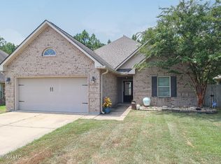 14097 Fox Hill Dr, Gulfport, MS 39503