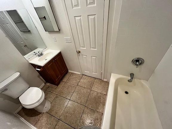 4th image of 937 W Monterey Ct APT C