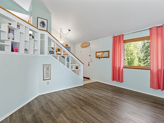 5th image of 130 Alpine Dr