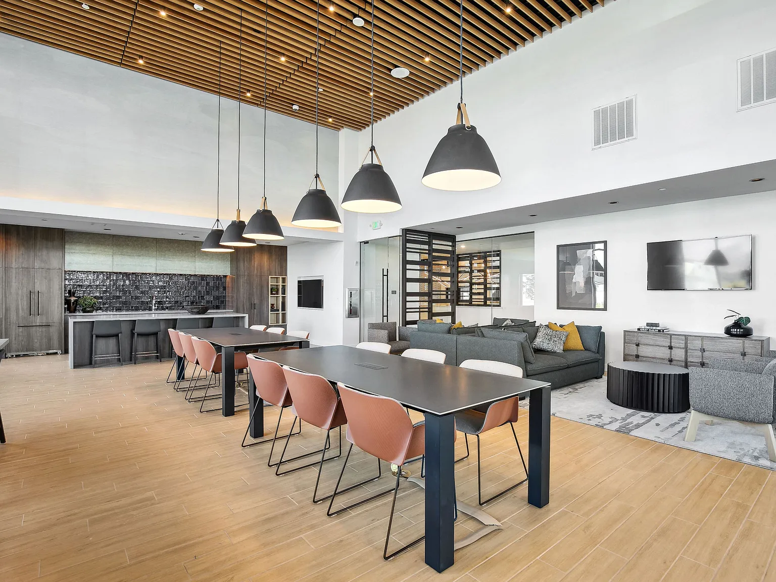 Momentum Apartments — Photo 4