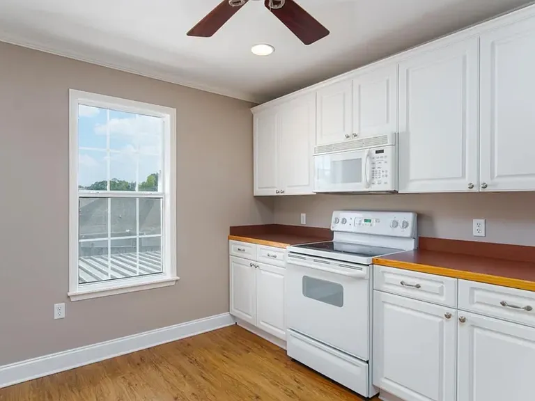4010 Savannah St #C — Photo 7