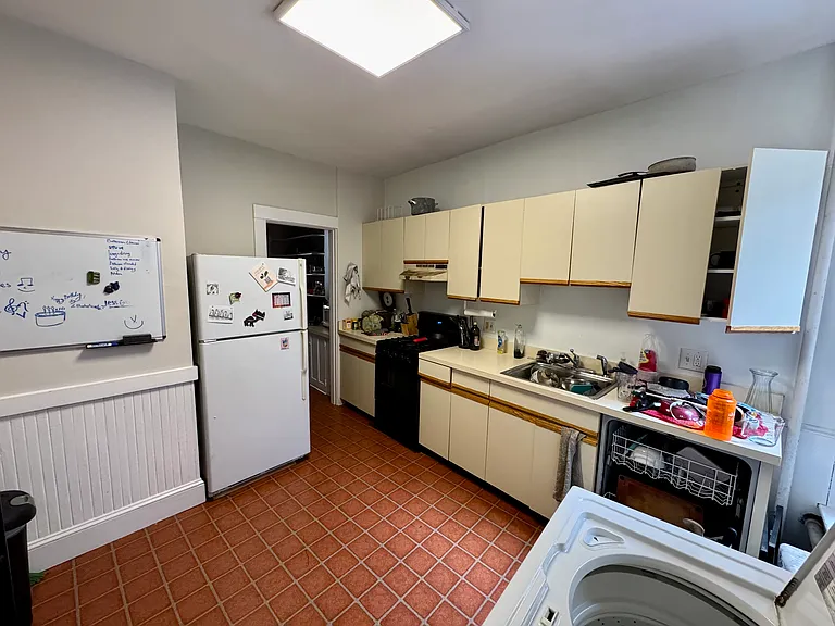 104 Strathmore Rd #1 — Photo 6