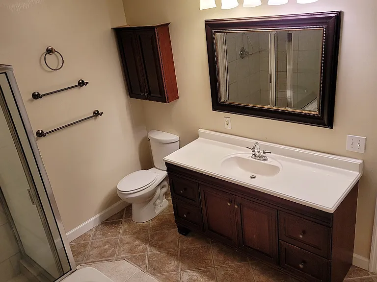 144 Robinhood Cir — Photo 4