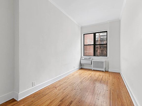 3rd image of 244 E 60th St APT 4D