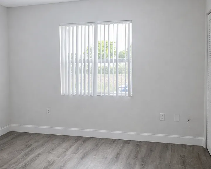 West Palm Lane — Photo 34