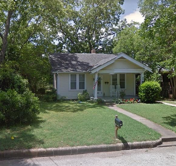 1st image of 211 E Creek St