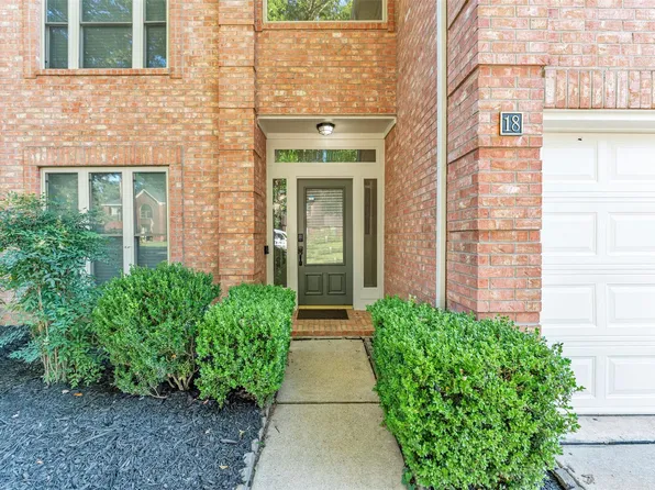 18 Dover Dr, Conroe, TX 77304