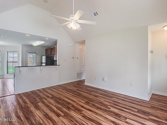 5th image of 13709 Lawton Ln