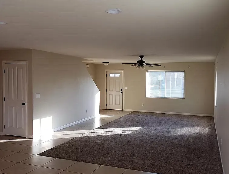 2405 N Water St — Photo 2