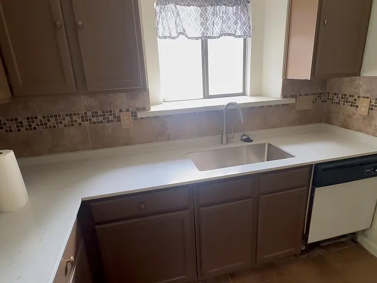 Canyon Cir — Photo 3