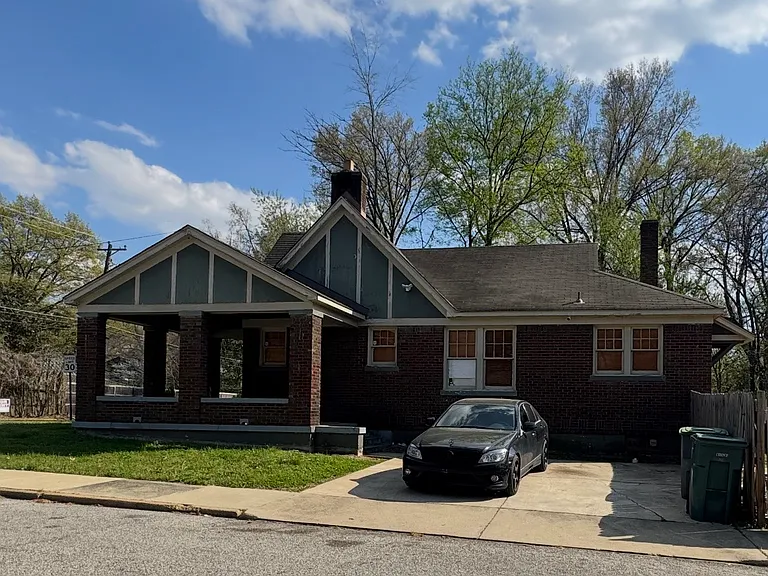 99 S Fenwick Rd — Photo 2