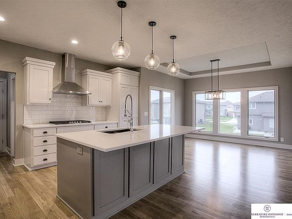 3rd image of 3809 N 191st Cir