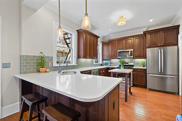 515 Boissevain Ave — Photo 6