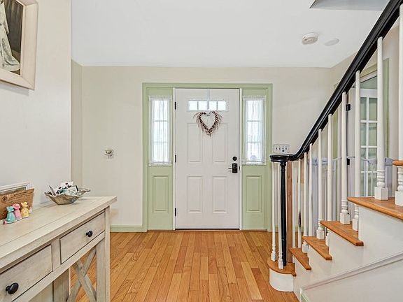 5th image of 25 Fairbanks St