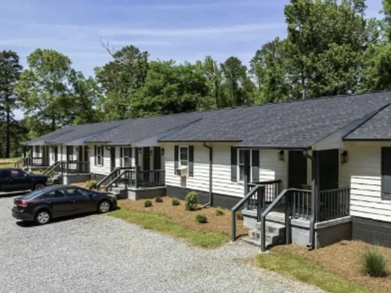 111 Sinclair Marina Dr #13 — Photo 1