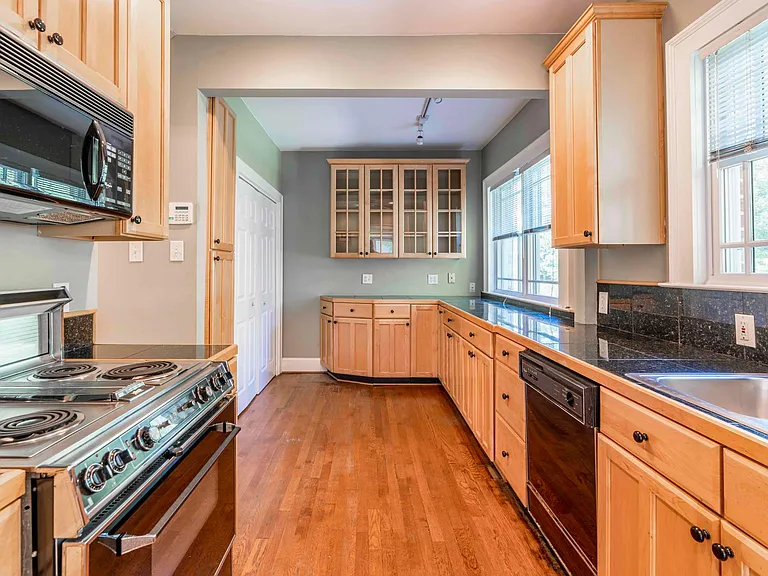 707 Cumberland Rd NE — Photo 15