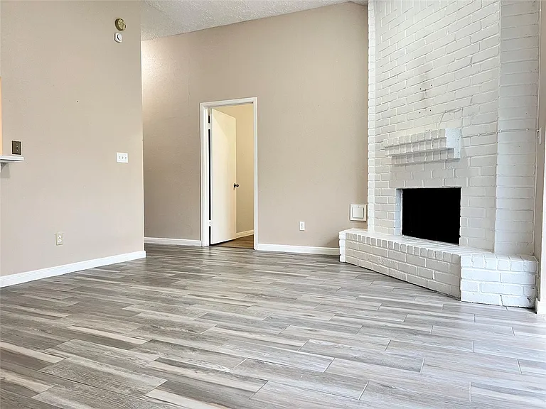 21414 Park Run Dr — Photo 11