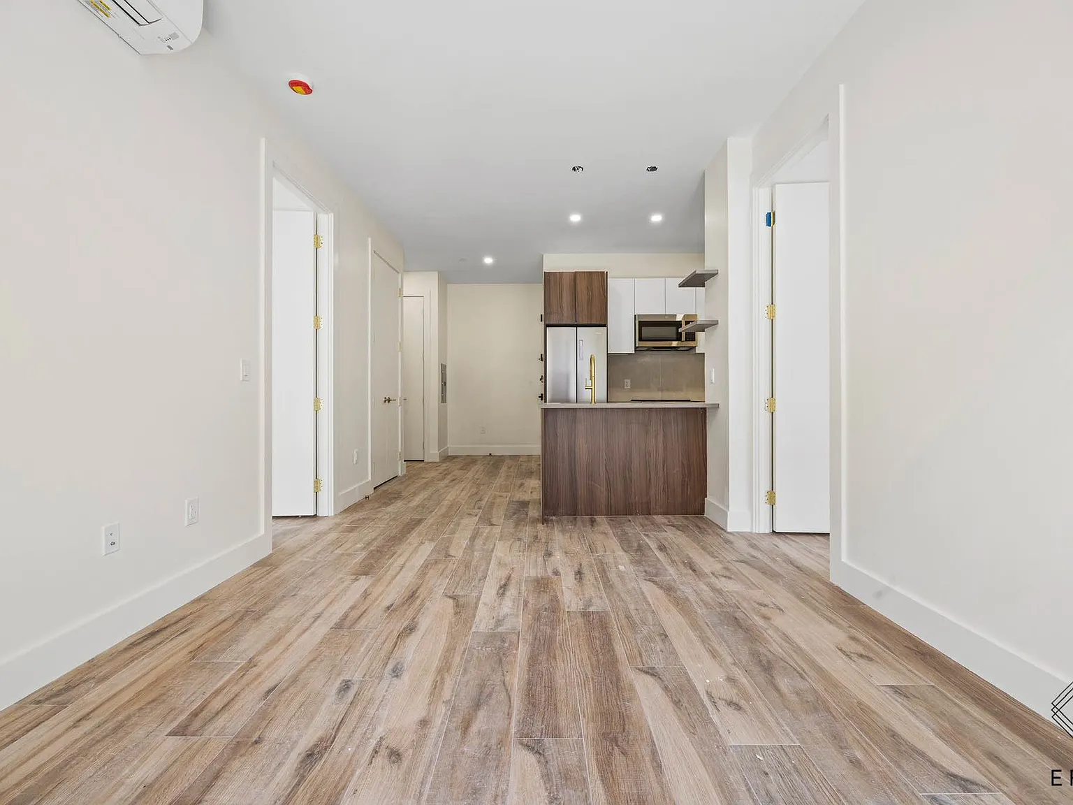 151 Hawthorne Street — Photo 3