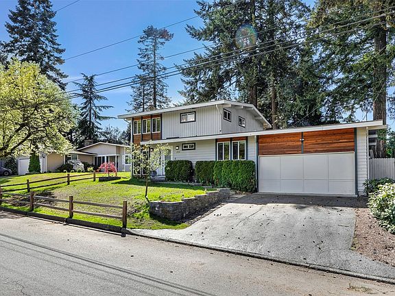 2nd image of 2121 170th Avenue NE